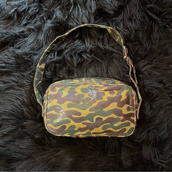 Camouflage Shoulder Bag - Picture 2 of 7